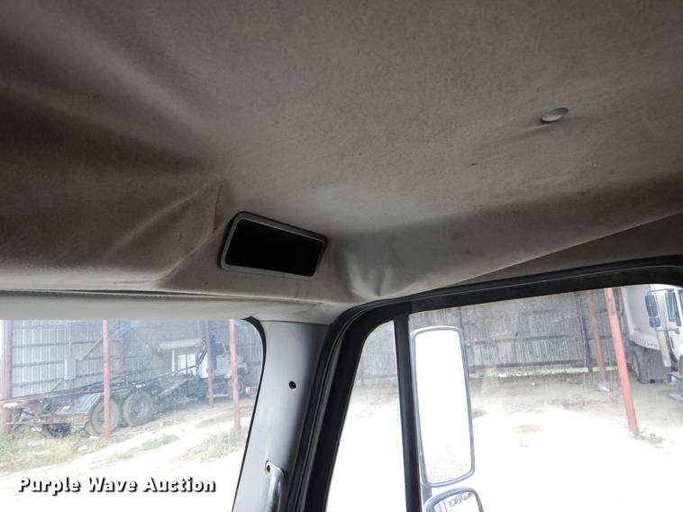 image for item EW9536 2007 Freightliner Business Class M2 refuse truck