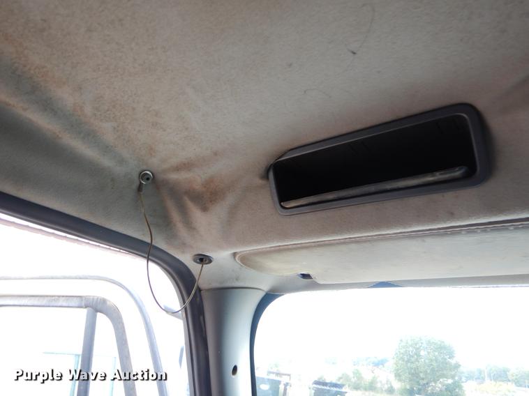 image for item EW9536 2007 Freightliner Business Class M2 refuse truck