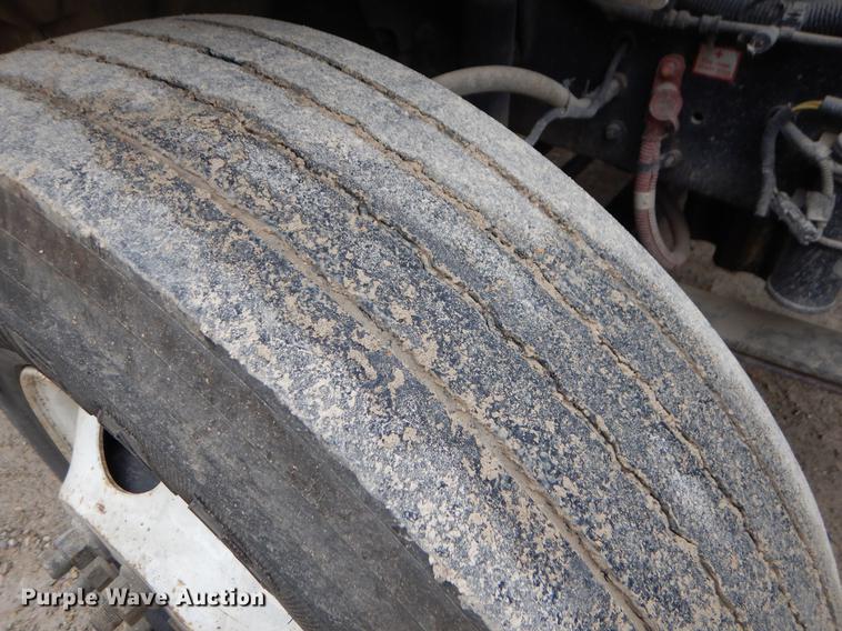 image for item EW9536 2007 Freightliner Business Class M2 refuse truck