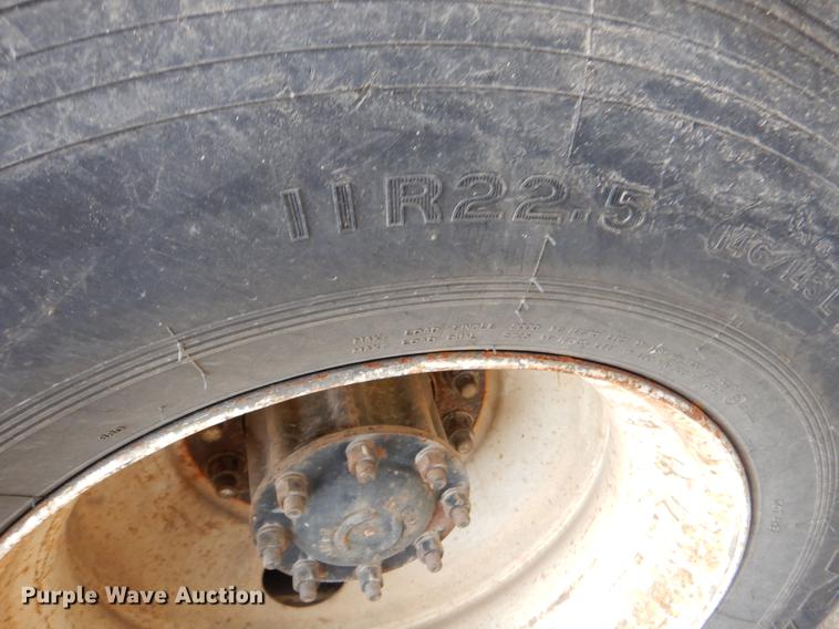 image for item EW9536 2007 Freightliner Business Class M2 refuse truck