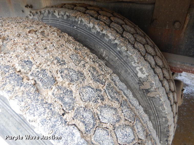 image for item EW9536 2007 Freightliner Business Class M2 refuse truck