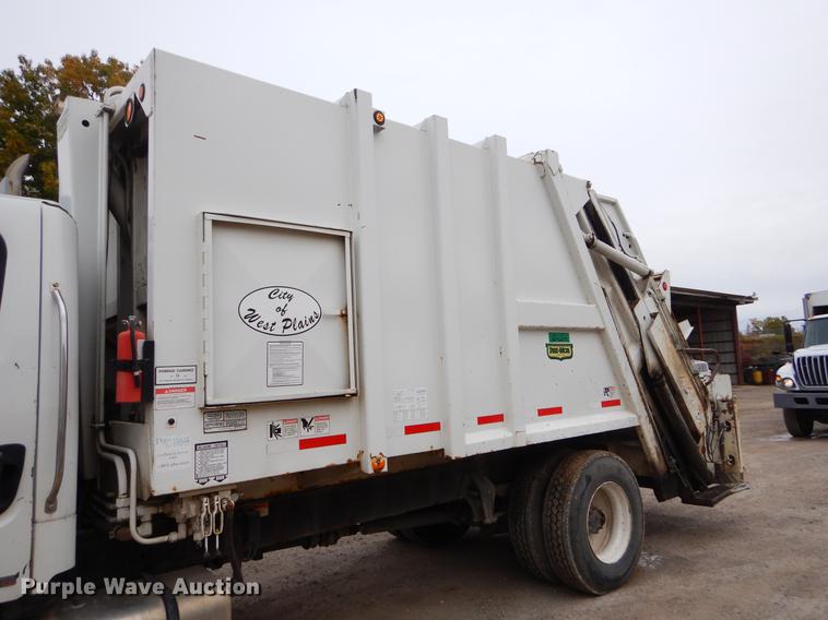 image for item EW9536 2007 Freightliner Business Class M2 refuse truck