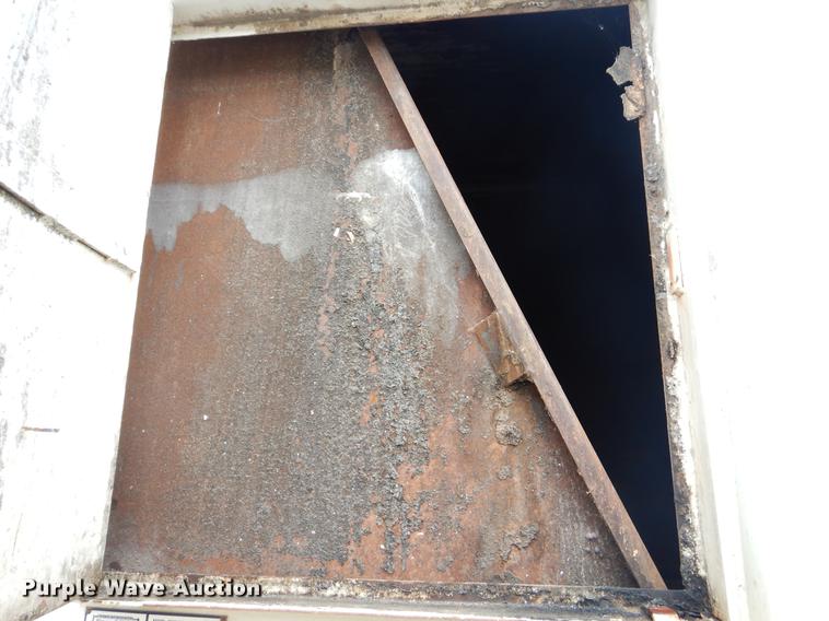 image for item EW9536 2007 Freightliner Business Class M2 refuse truck