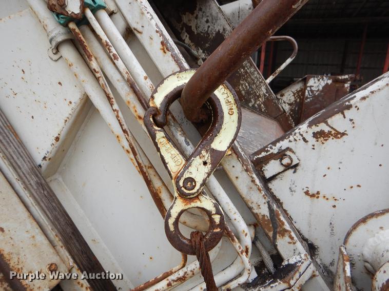 image for item EW9536 2007 Freightliner Business Class M2 refuse truck