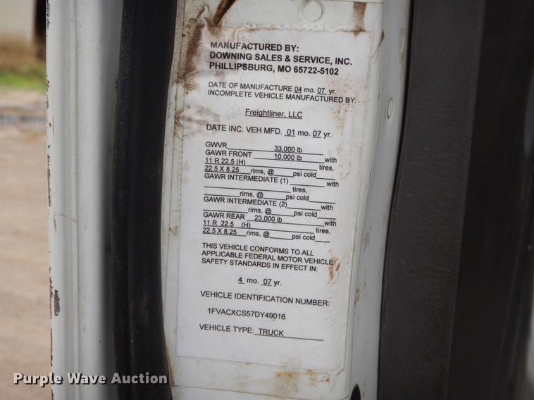 image for item EW9536 2007 Freightliner Business Class M2 refuse truck