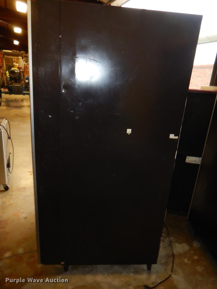 image for item EW9545 (3) vending machines