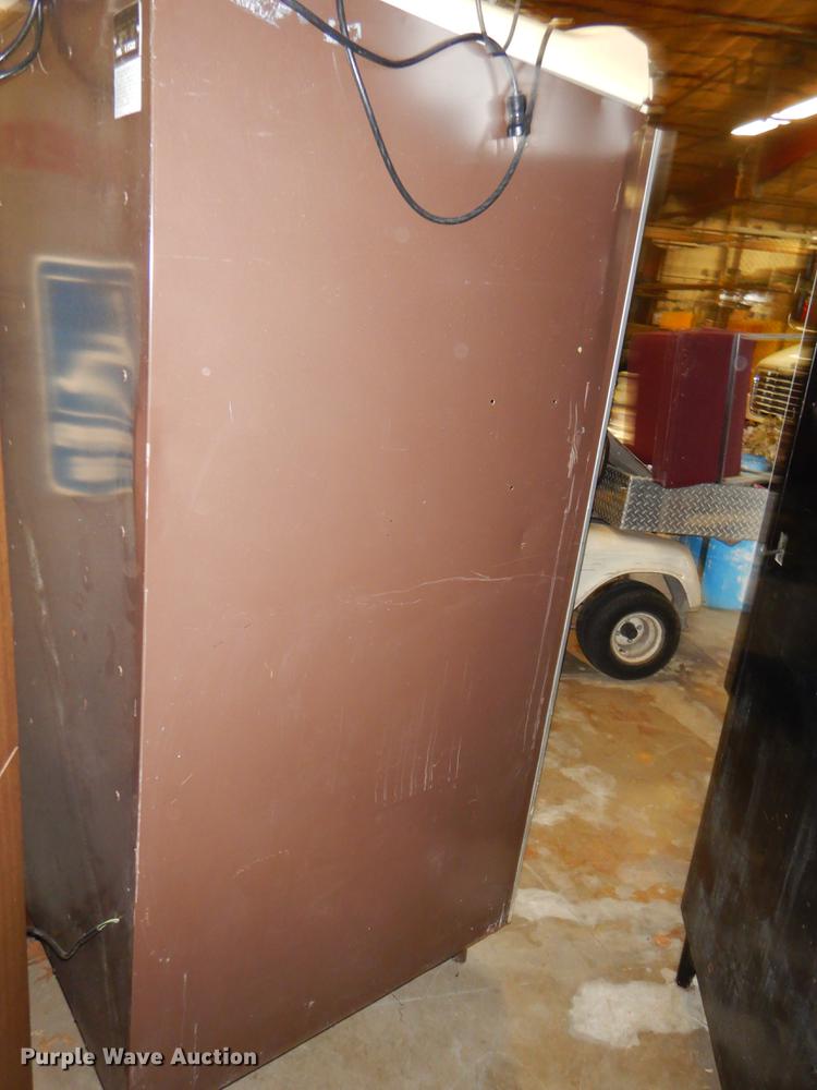 image for item EW9545 (3) vending machines