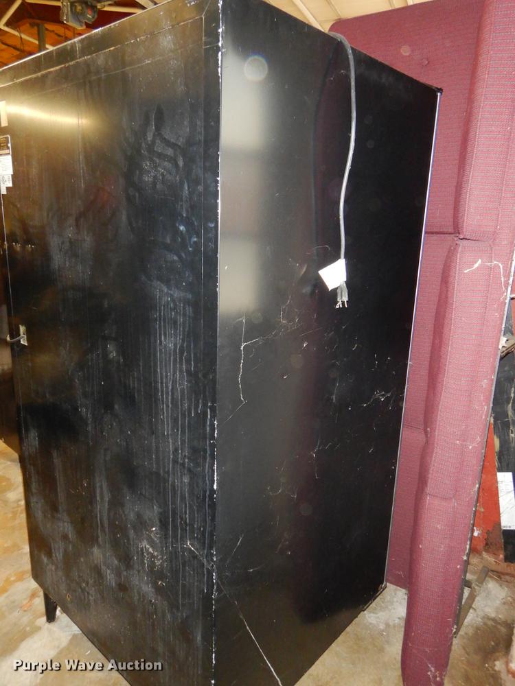 image for item EW9545 (3) vending machines