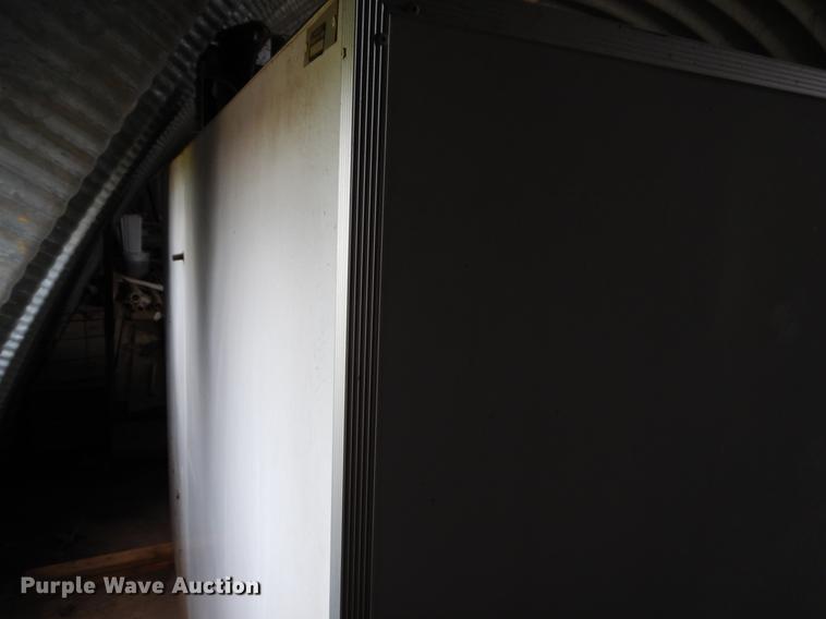 image for item EW9551 Reddy Ice ice box