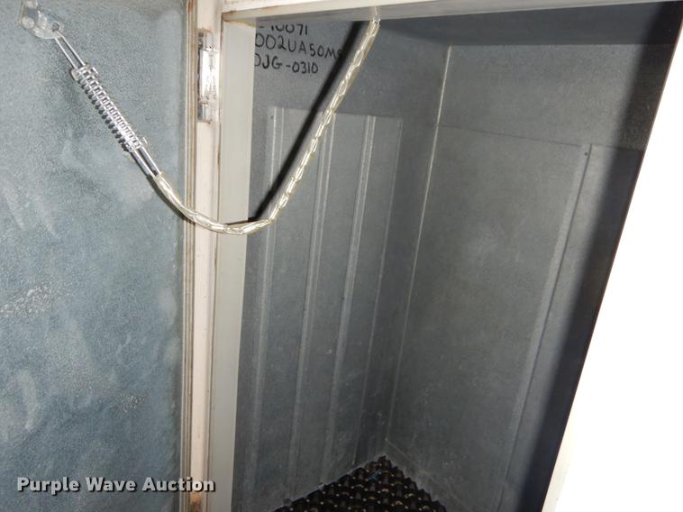 image for item EW9551 Reddy Ice ice box