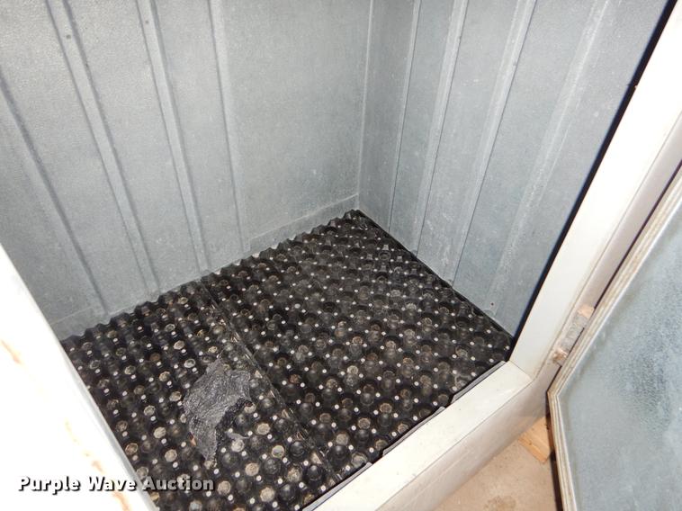 image for item EW9551 Reddy Ice ice box