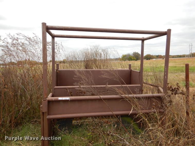 image for item EW9552 Two bay steel chute