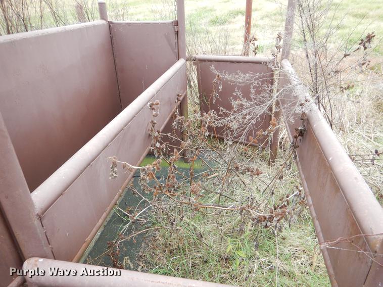 image for item EW9552 Two bay steel chute