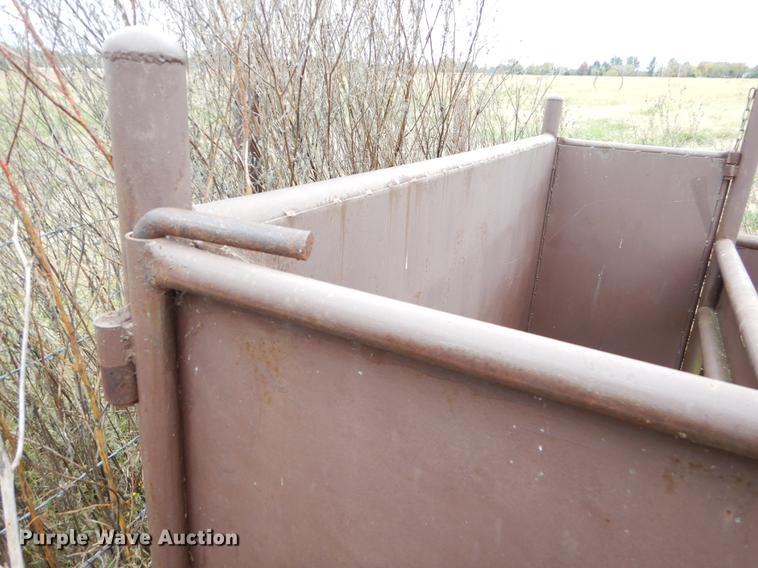 image for item EW9552 Two bay steel chute