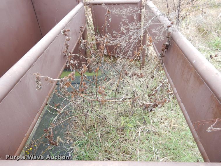 image for item EW9552 Two bay steel chute