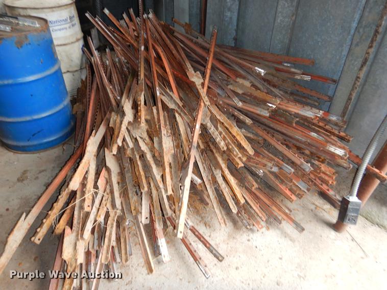 image for item EW9553 Scrap pipe and fence posts