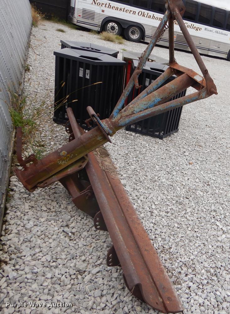 image for item EW9560 Ford 716 point blade