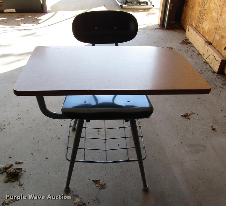image for item FJ9542 (27) school desks