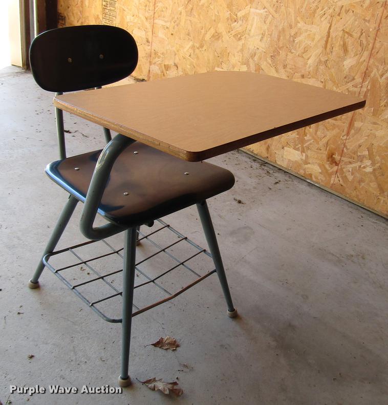 image for item FJ9542 (27) school desks