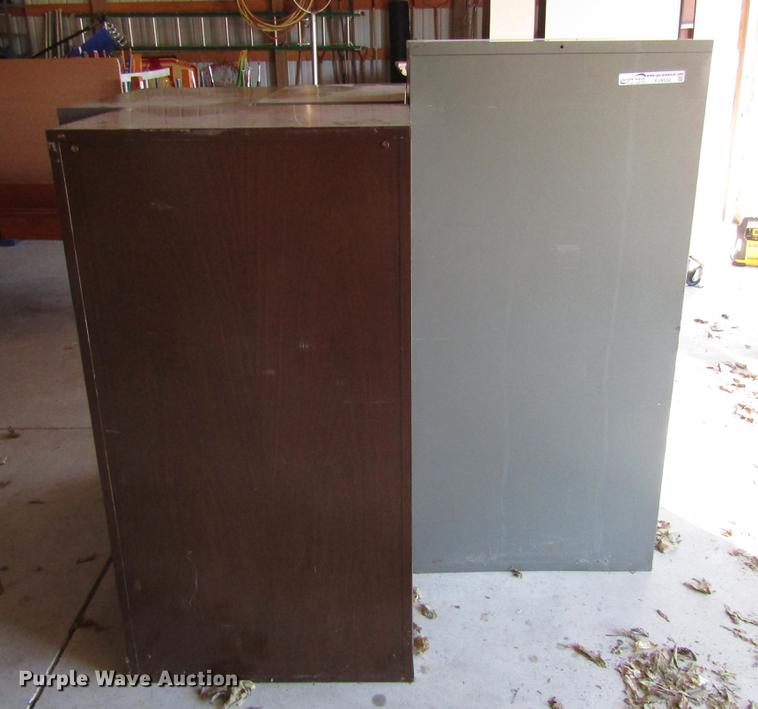 image for item FJ9550 (5) file cabinets