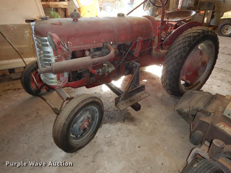 image for item FS9314 1958 International Cub Lo-Boy tractor