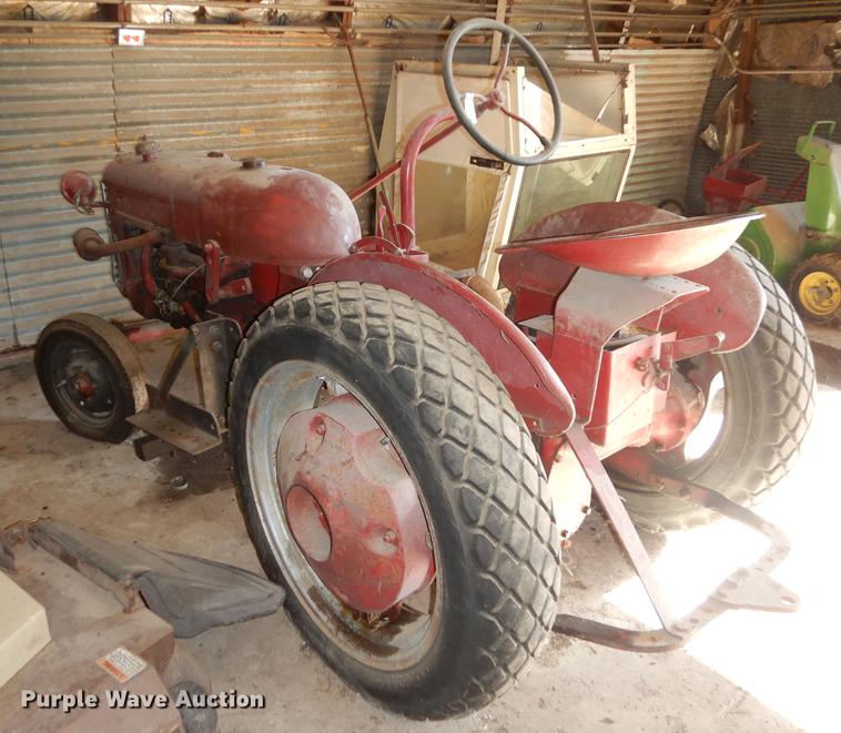 image for item FS9314 1958 International Cub Lo-Boy tractor