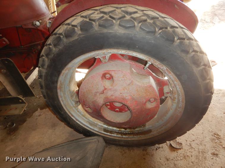 image for item FS9314 1958 International Cub Lo-Boy tractor