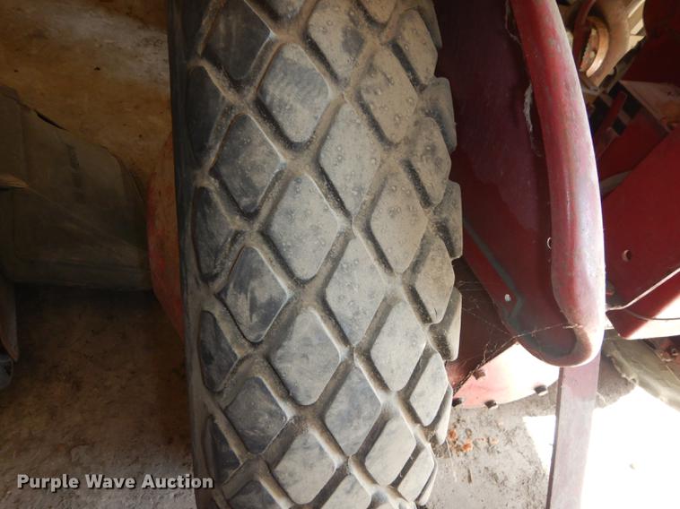 image for item FS9314 1958 International Cub Lo-Boy tractor