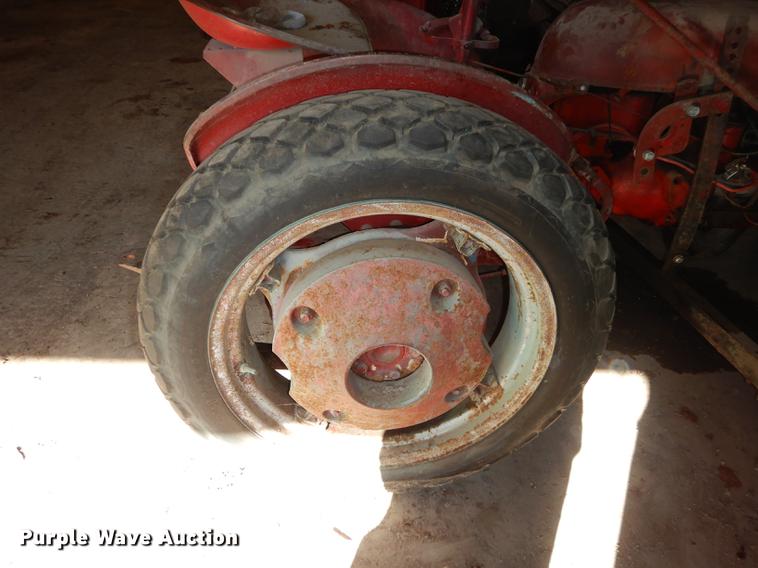 image for item FS9314 1958 International Cub Lo-Boy tractor