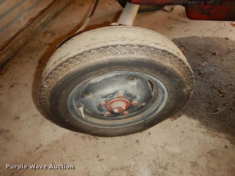 image for item FS9314 1958 International Cub Lo-Boy tractor