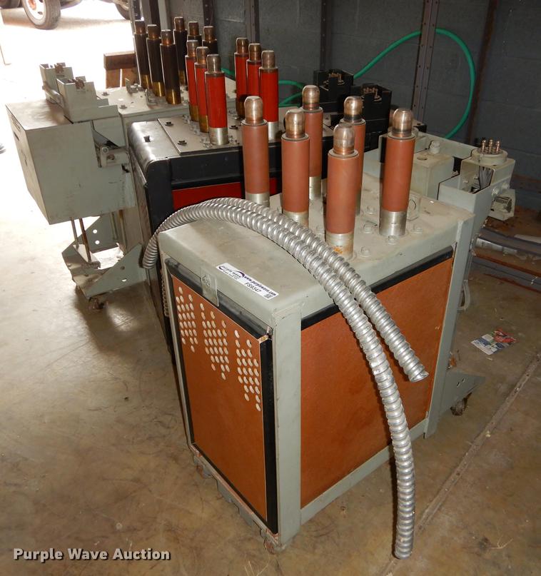 (3) General Electric breakers in Osawatomie, KS Item FS9347 sold Purple Wave