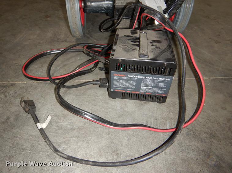 image for item FS9440 Viper Floor Shovel SN18WD wet/dry vacuum