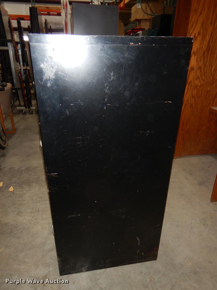 image for item FS9441 (5) metal file cabinets