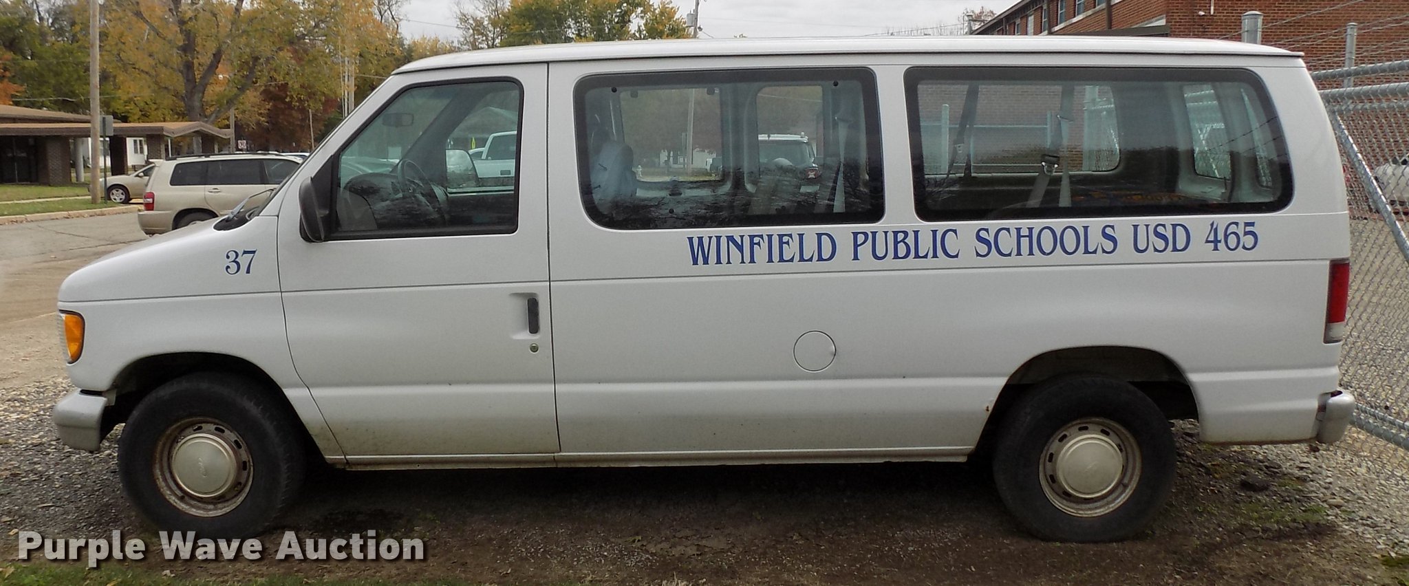 1998 Ford Club Wagon E150 van in Winfield, KS Item DD3500 sold