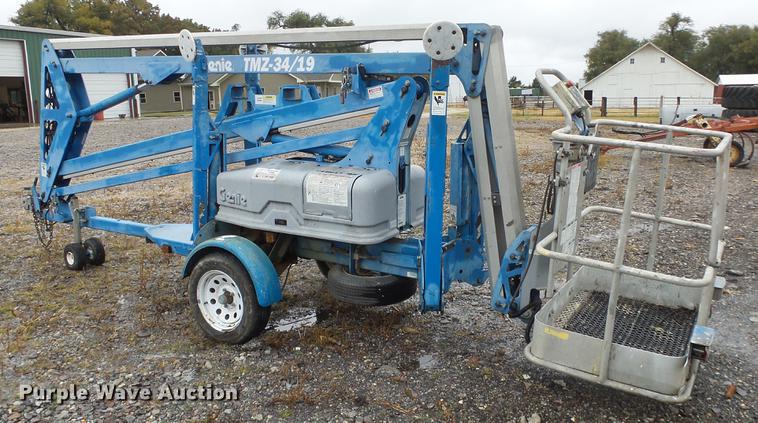 image for item AM9043 2001 Genie TMZ-34-19 boom lift
