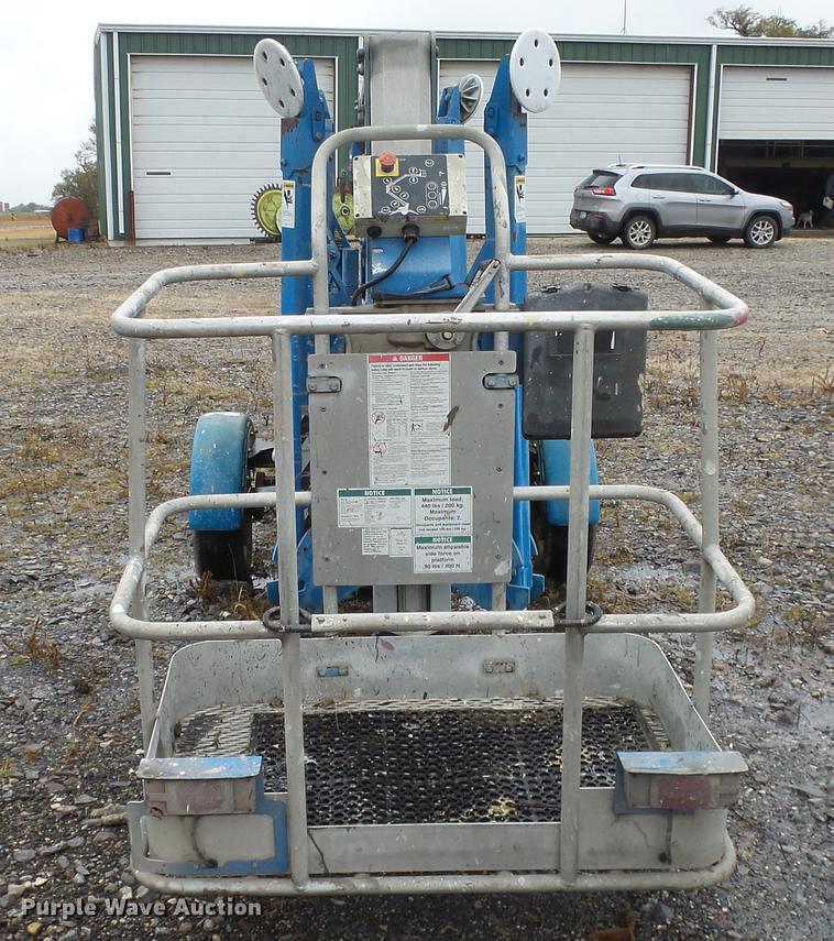 image for item AM9043 2001 Genie TMZ-34-19 boom lift