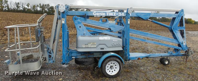 image for item AM9043 2001 Genie TMZ-34-19 boom lift