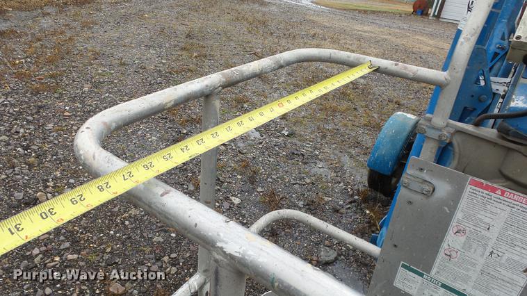 image for item AM9043 2001 Genie TMZ-34-19 boom lift