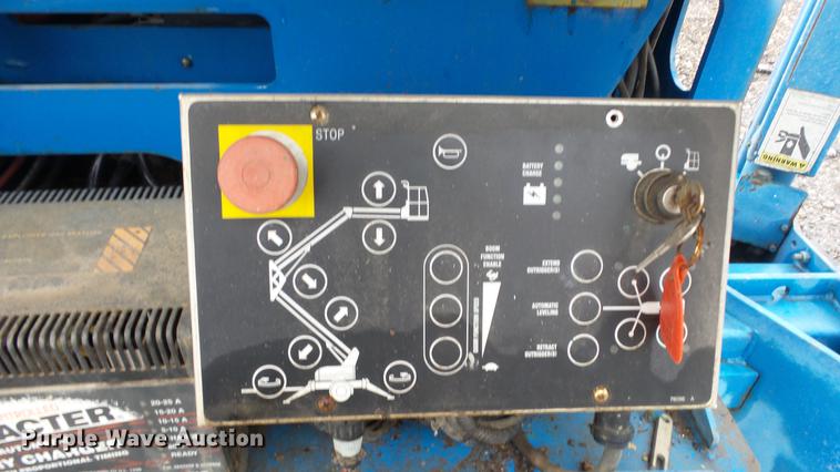 image for item AM9043 2001 Genie TMZ-34-19 boom lift