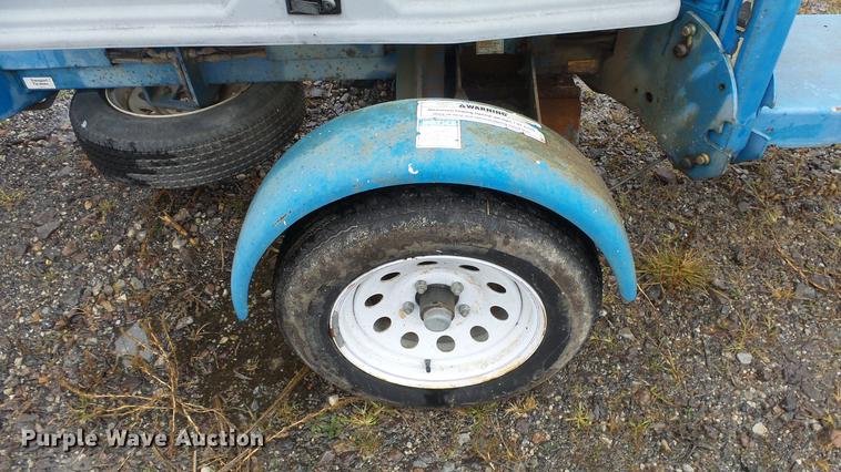 image for item AM9043 2001 Genie TMZ-34-19 boom lift