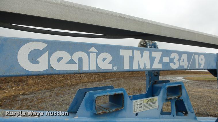image for item AM9043 2001 Genie TMZ-34-19 boom lift