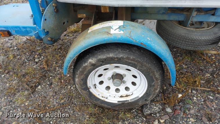 image for item AM9043 2001 Genie TMZ-34-19 boom lift