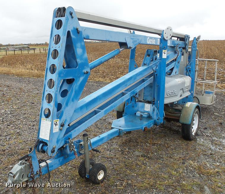 image for item AM9043 2001 Genie TMZ-34-19 boom lift