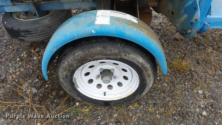 image for item AM9043 2001 Genie TMZ-34-19 boom lift