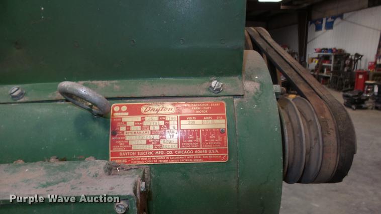 image for item AM9052 Putman Machine Co lathe