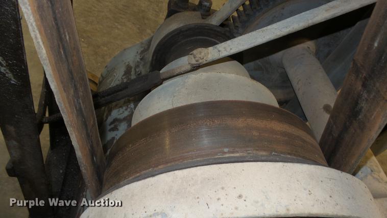 image for item AM9052 Putman Machine Co lathe