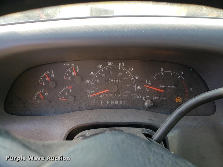 image for item AV9491 2001 Ford F250 Super Duty SuperCab flatbed pickup truck