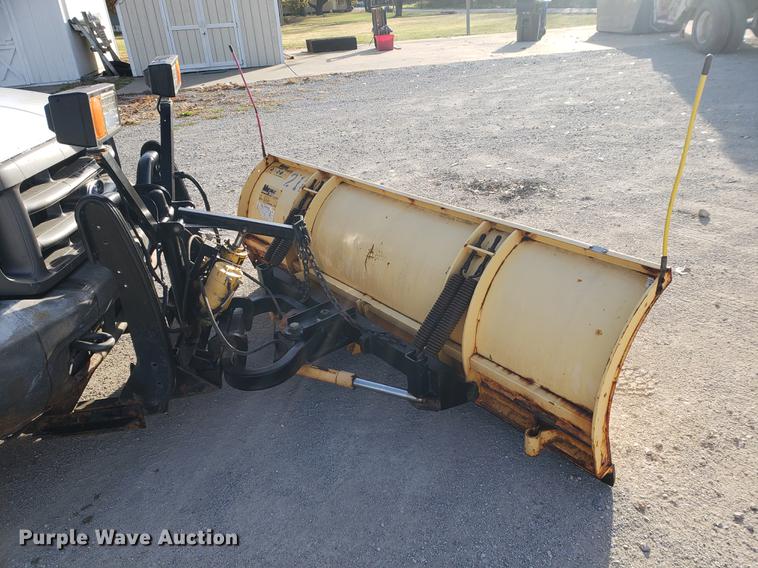 image for item AV9491 2001 Ford F250 Super Duty SuperCab flatbed pickup truck