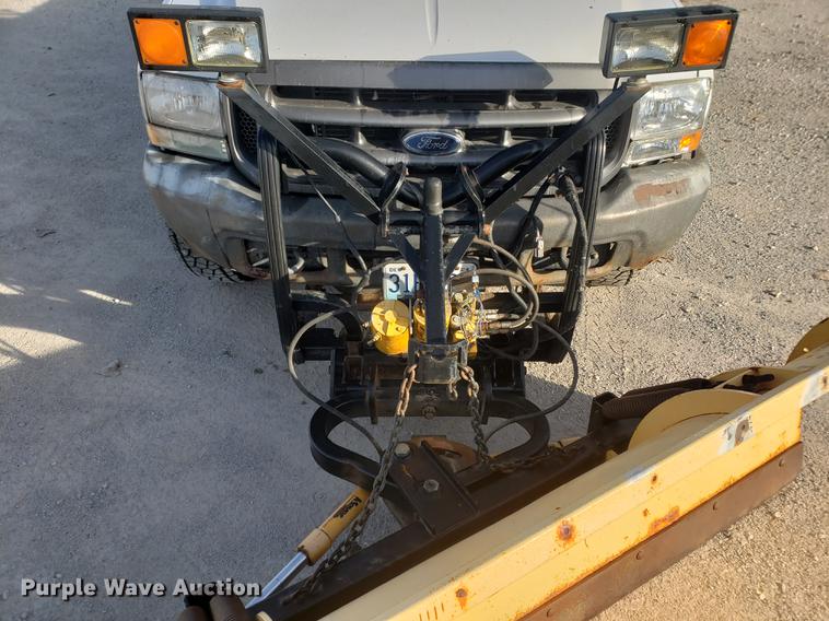 image for item AV9491 2001 Ford F250 Super Duty SuperCab flatbed pickup truck