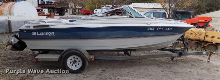 image for item DB8508 1988 Larson Citation DC175 boat